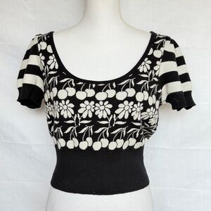 Anthropologie Maeve Trixie Cropped Sweater Black White Cherry Daisy Size Small